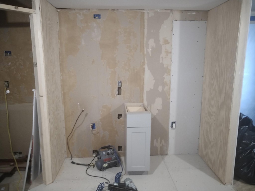Kitchen cabinet alcove installation in progress